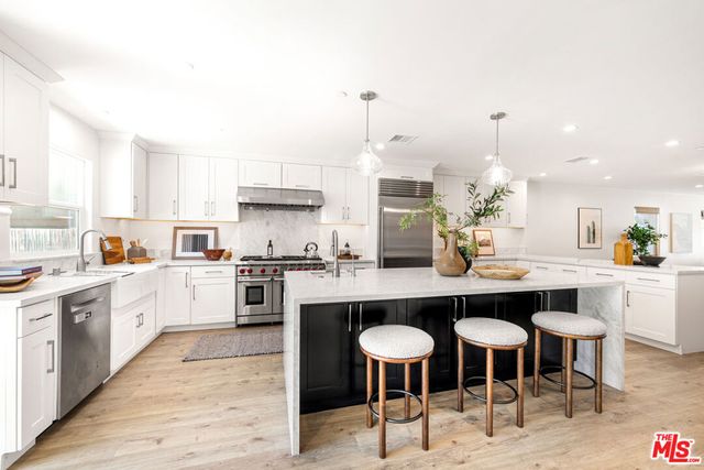 4338 Campbell Drive, Los Angeles, CA 90066