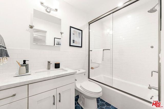 4338 Campbell Drive, Los Angeles, CA 90066
