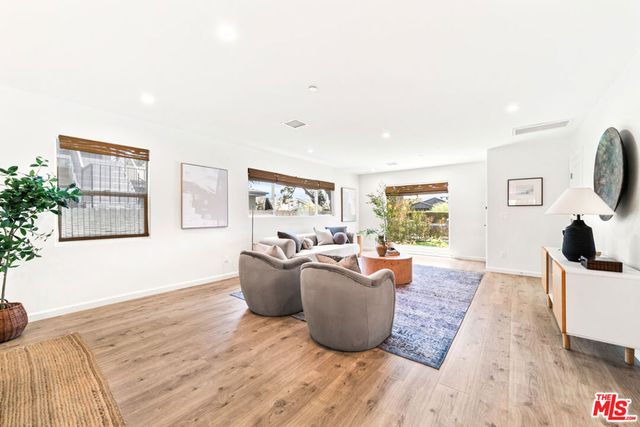4338 Campbell Drive, Los Angeles, CA 90066