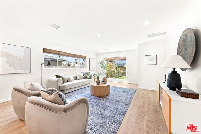 4338 Campbell Drive, Los Angeles, CA 90066