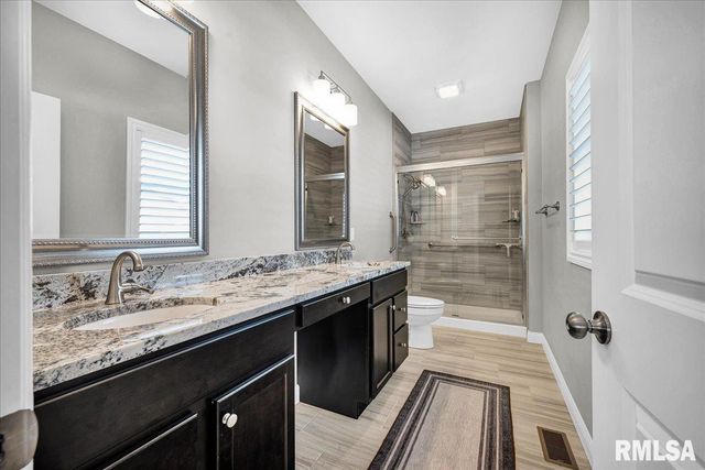 100 JOSEPH Court, Washington, IL 61571