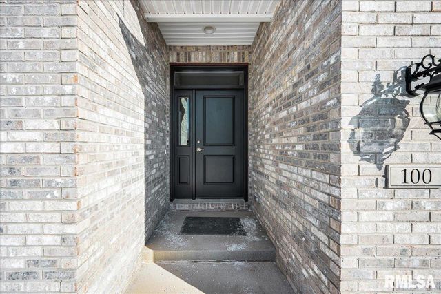 100 JOSEPH Court, Washington, IL 61571