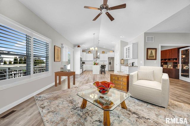 100 JOSEPH Court, Washington, IL 61571