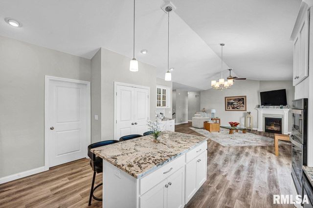 100 JOSEPH Court, Washington, IL 61571