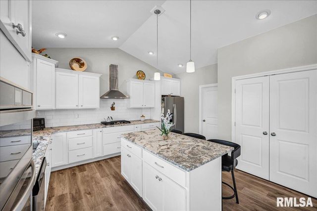 100 JOSEPH Court, Washington, IL 61571