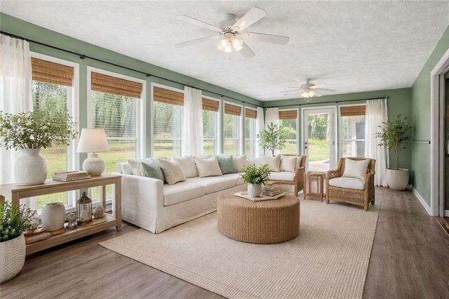 113 Colonial Ct, Lagrange, GA 30240
