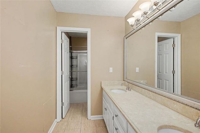 113 Colonial Ct, Lagrange, GA 30240