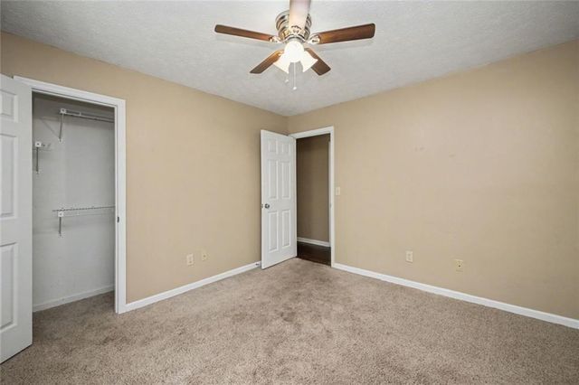 113 Colonial Ct, Lagrange, GA 30240