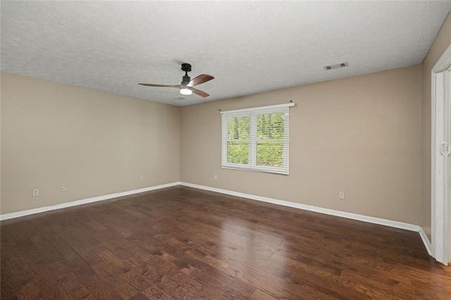 113 Colonial Ct, Lagrange, GA 30240