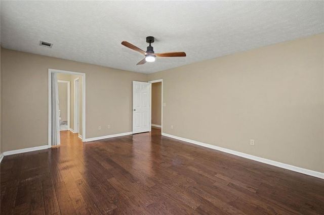 113 Colonial Ct, Lagrange, GA 30240