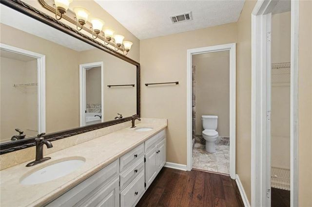 113 Colonial Ct, Lagrange, GA 30240