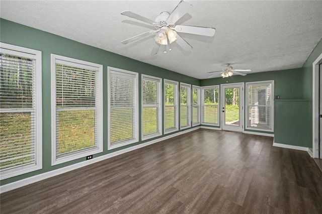 113 Colonial Ct, Lagrange, GA 30240