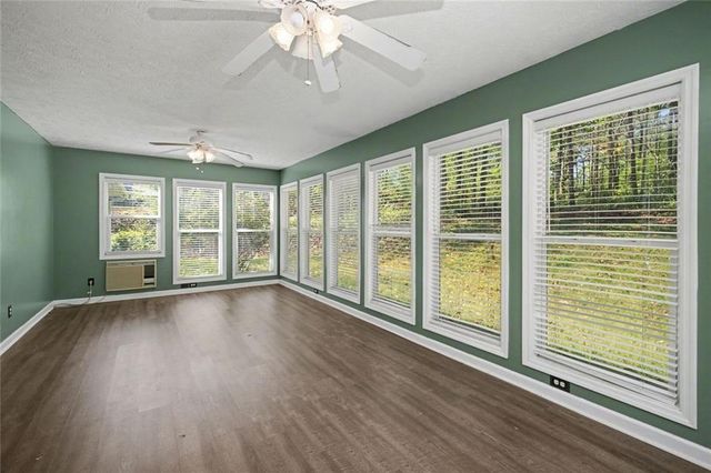 113 Colonial Ct, Lagrange, GA 30240