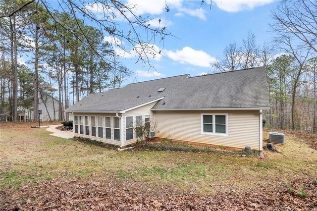 113 Colonial Ct, Lagrange, GA 30240