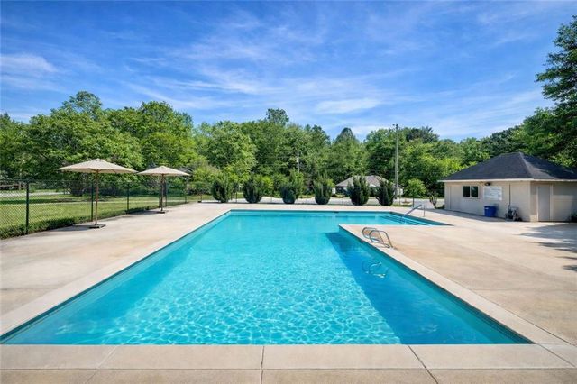 113 Colonial Ct, Lagrange, GA 30240