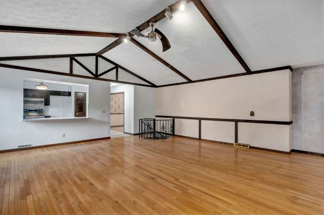 5663 S Farm Road 135, Springfield, MO 65810