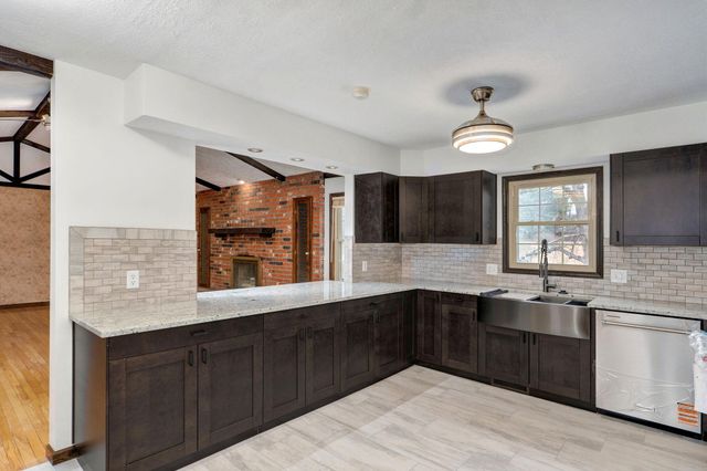 5663 S Farm Road 135, Springfield, MO 65810