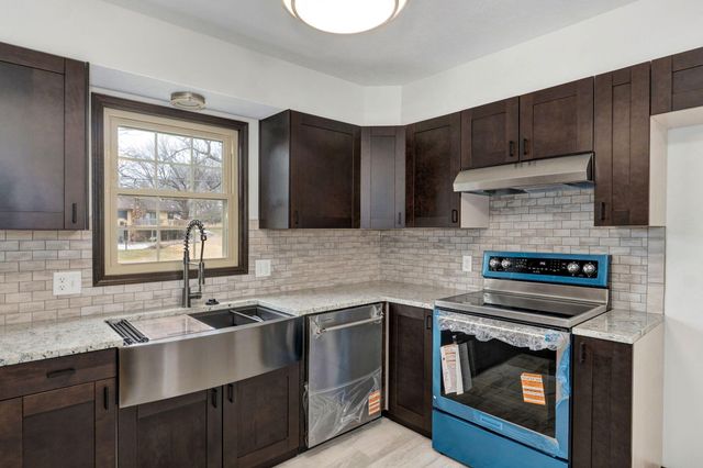 5663 S Farm Road 135, Springfield, MO 65810