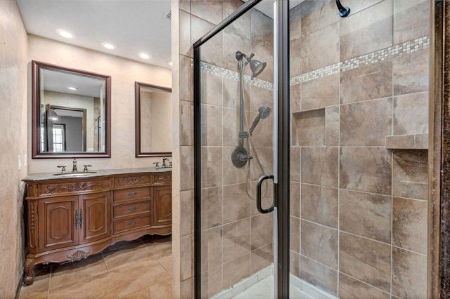 5663 S Farm Road 135, Springfield, MO 65810