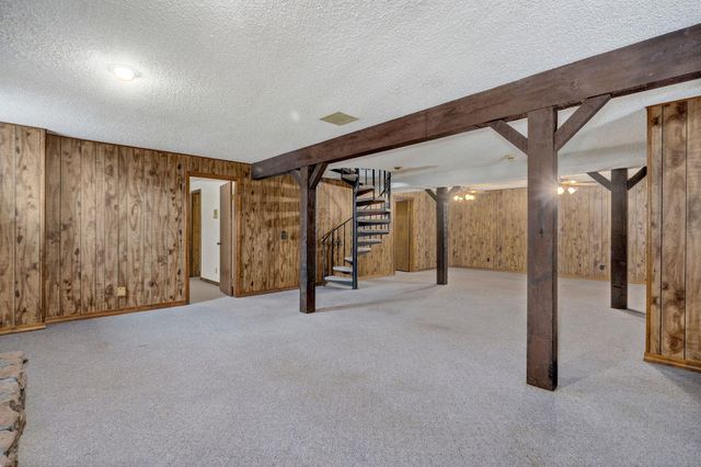 5663 S Farm Road 135, Springfield, MO 65810