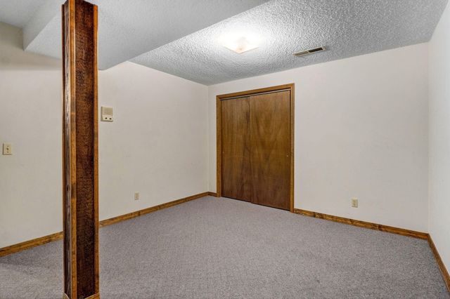 5663 S Farm Road 135, Springfield, MO 65810