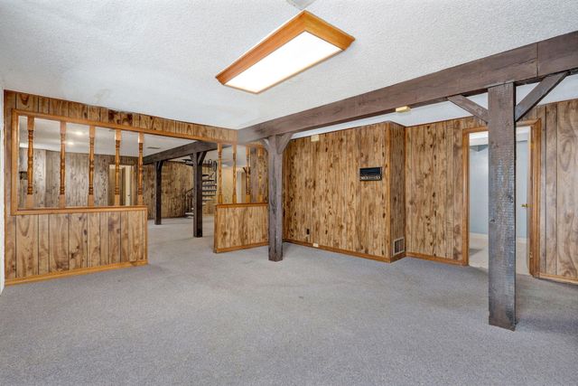 5663 S Farm Road 135, Springfield, MO 65810