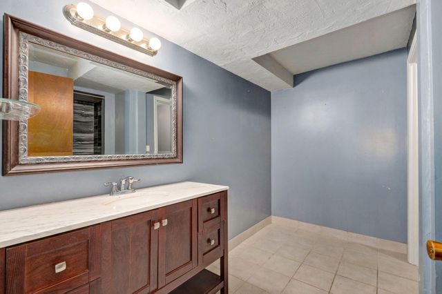 5663 S Farm Road 135, Springfield, MO 65810