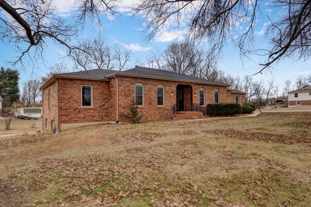 5663 S Farm Road 135, Springfield, MO 65810