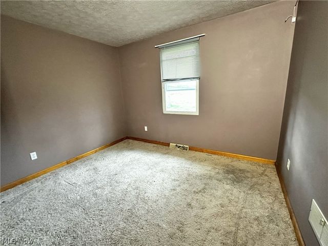 128 Shaffer Lane, New Cumberland, WV 26047