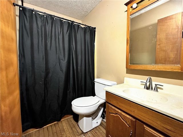 128 Shaffer Lane, New Cumberland, WV 26047