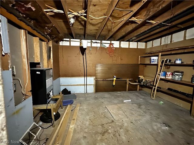 128 Shaffer Lane, New Cumberland, WV 26047