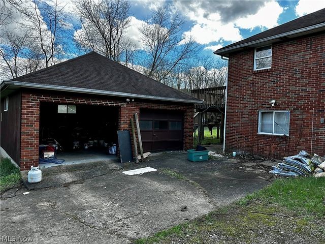 128 Shaffer Lane, New Cumberland, WV 26047