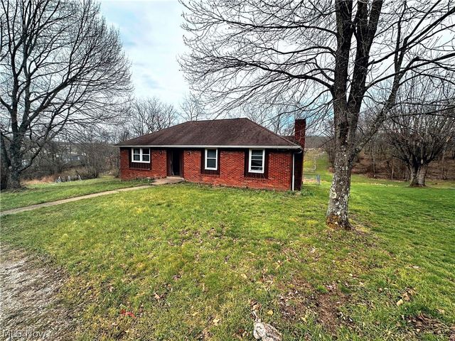 128 Shaffer Lane, New Cumberland, WV 26047
