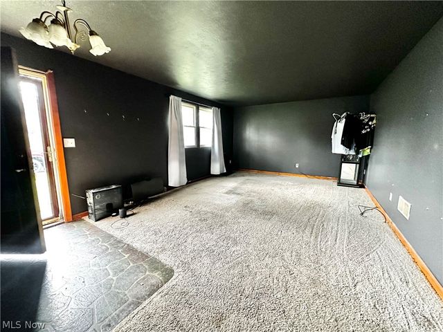 128 Shaffer Lane, New Cumberland, WV 26047