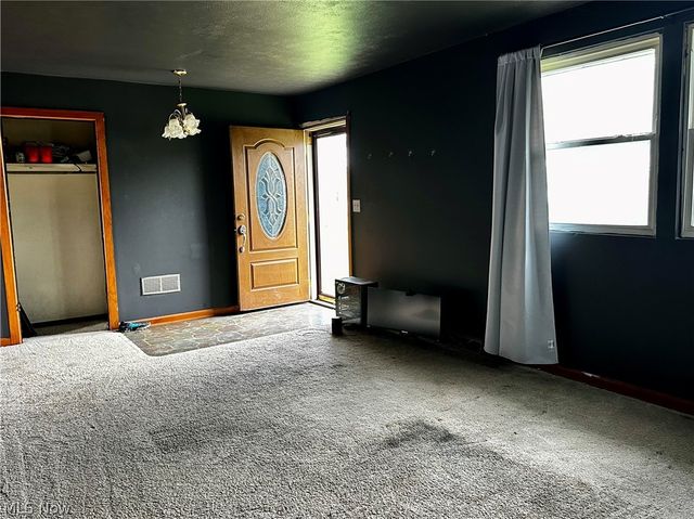 128 Shaffer Lane, New Cumberland, WV 26047
