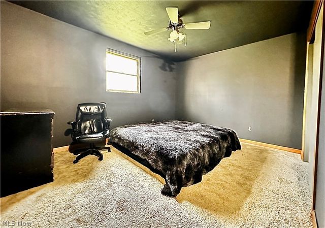 128 Shaffer Lane, New Cumberland, WV 26047