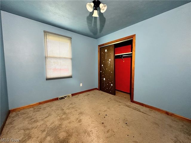 128 Shaffer Lane, New Cumberland, WV 26047