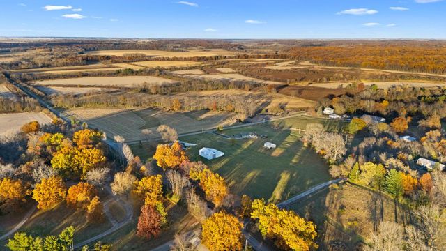 15945 Gresham Road, Mackinaw, IL 61755