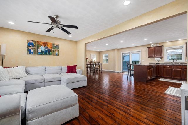 15945 Gresham Road, Mackinaw, IL 61755