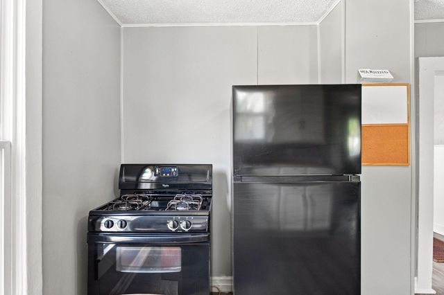 2424 W Elm Street, Springfield, MO 65806