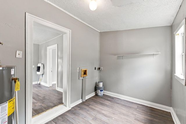 2424 W Elm Street, Springfield, MO 65806