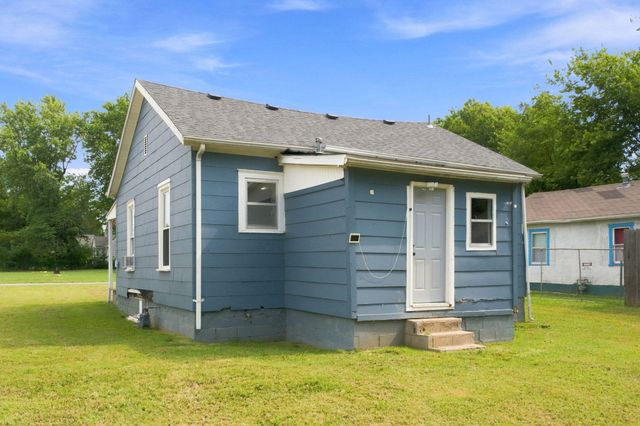 2424 W Elm Street, Springfield, MO 65806