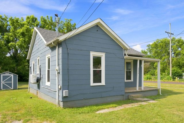 2424 W Elm Street, Springfield, MO 65806