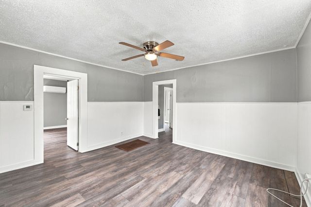 2424 W Elm Street, Springfield, MO 65806