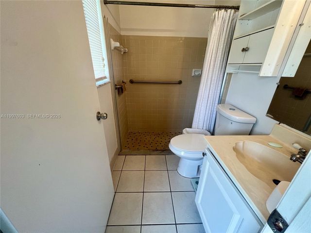 7275 Pine Manor Dr, Lake Worth, FL 33467