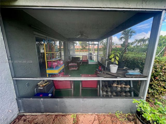 7275 Pine Manor Dr, Lake Worth, FL 33467