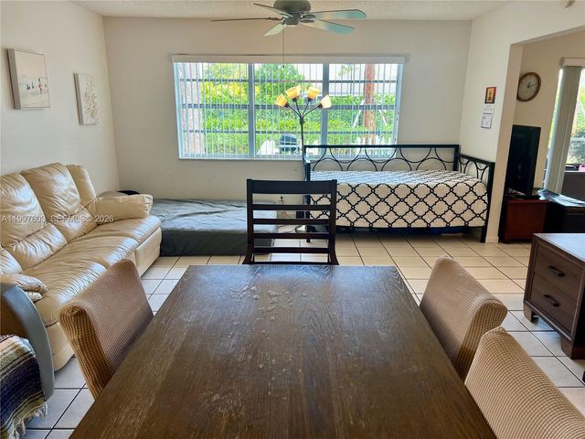 7275 Pine Manor Dr, Lake Worth, FL 33467