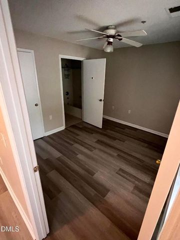 1431 Collegiate Circle 101, Raleigh, NC 27606