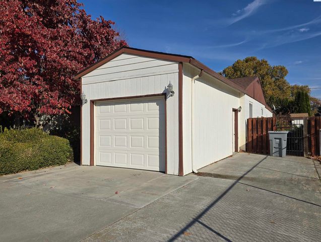 1604 Johnston Ave, Richland, WA 99354