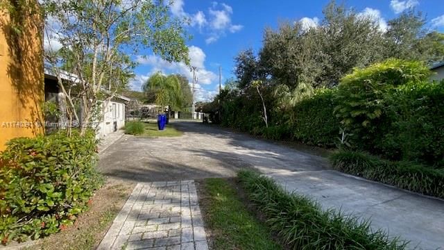 11624 SW 93rd St, Miami, FL 33176